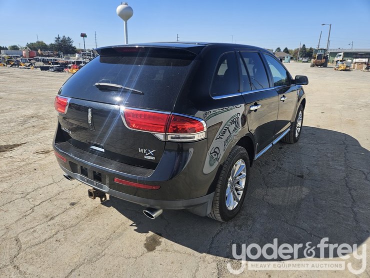 2011-lincoln-mkx-image-5