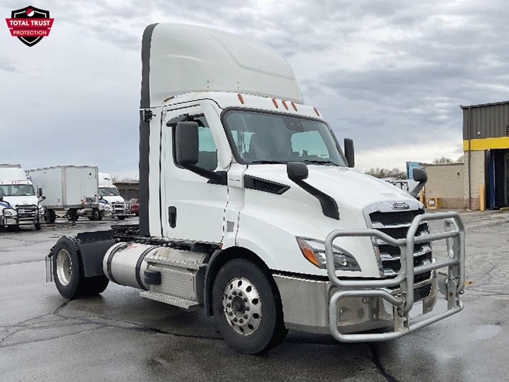 2021-freightliner-cascadia-116-image-1