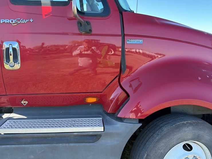2012-international-prostar-image-20