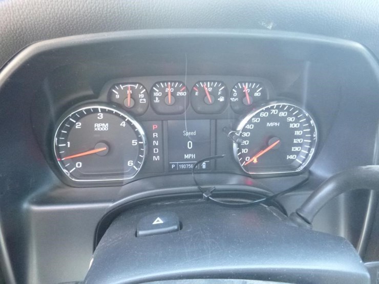 2016-chevrolet-1500-image-12