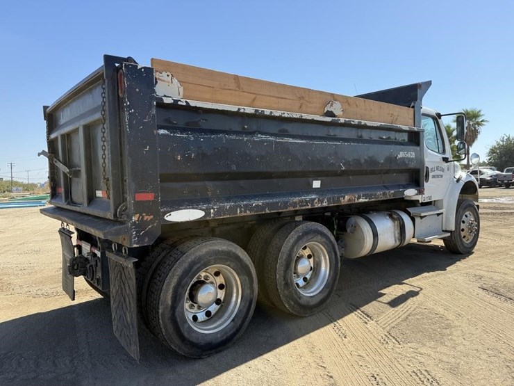 2018-freightliner-m2-dump-truck-image-3
