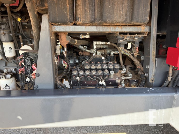 2015-massey-ferguson-wr9870-image-23
