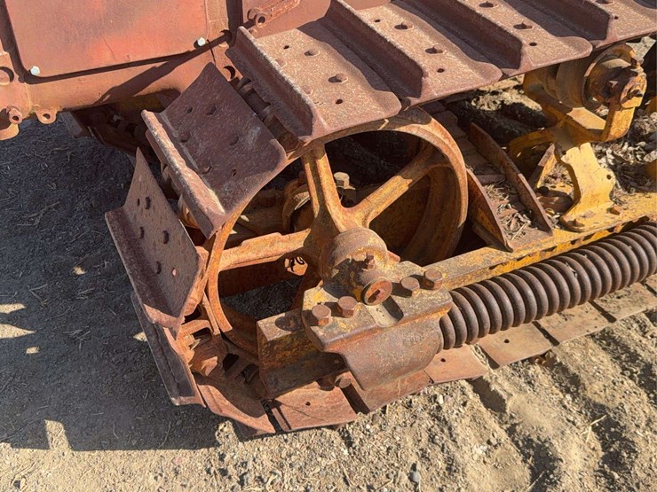 caterpillar-thirty-image-6