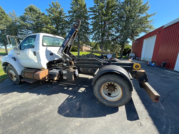 2013-ford-f750-image-8