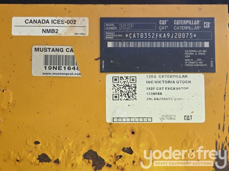 2019-caterpillar-352-image-87