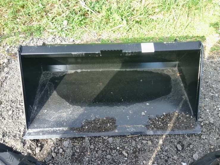 swict-60"-quick-attach-bucket-image-1