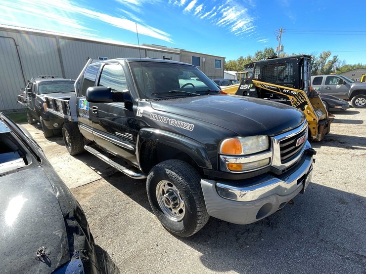 2004-gmc-2500hd-image-9