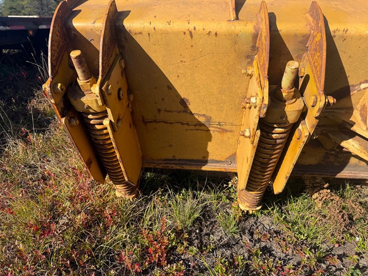 caterpillar-160-image-11