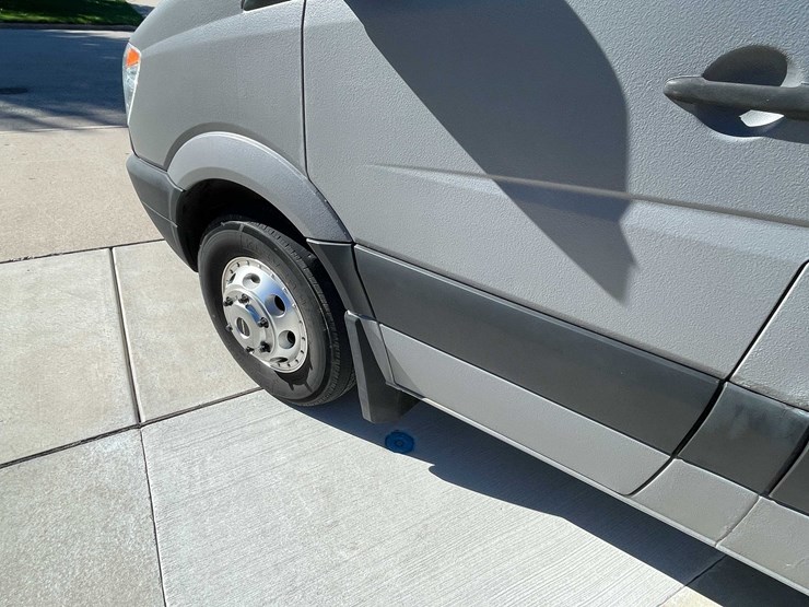 #525-•-2012-mercedes-benz-sprinter-(title-in-delay)-(green-bay,-wi)-image-11