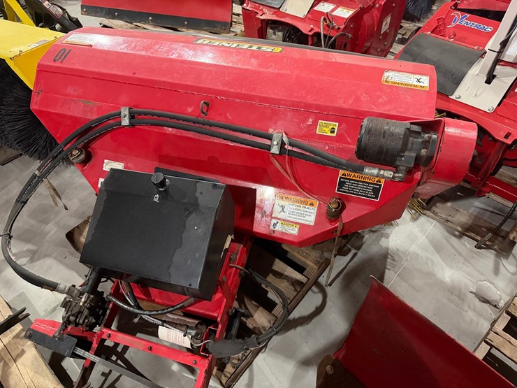 #1644-•-steiner-ventrac-sweeper-image-3