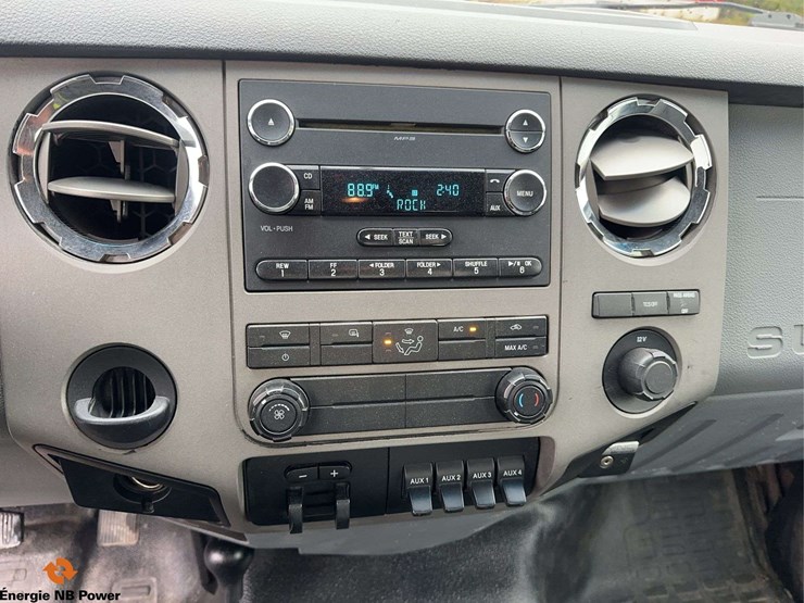 2014-ford-f550-xlt-image-22