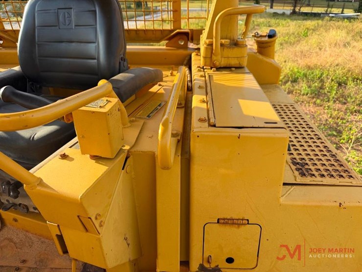 caterpillar-d6h-image-11