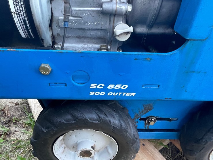#3174-•-bluebird-sc550-sod-cutter-image-5