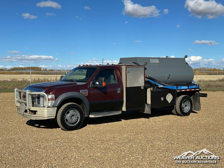 2009-ford-f550-xlt-image-1
