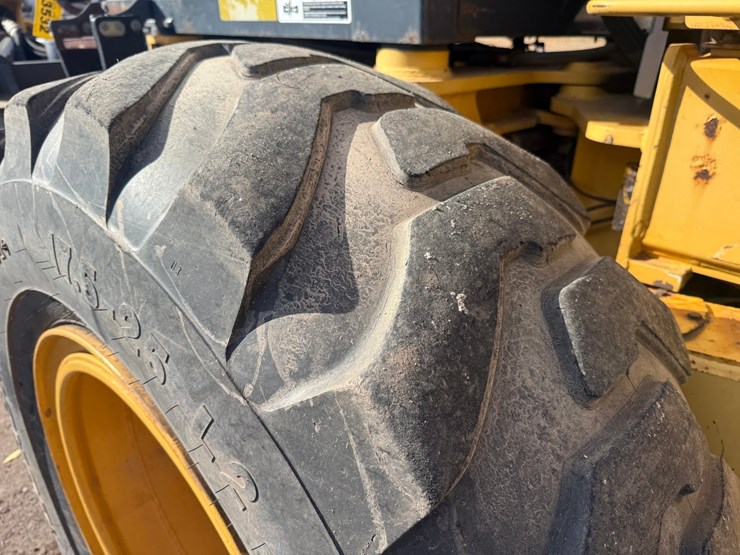 deere-672d-image-130