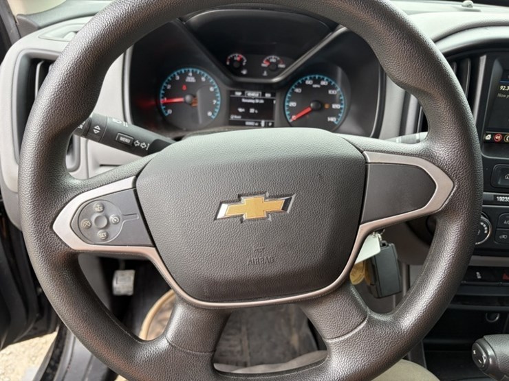 2019-chevrolet-colorado-image-30