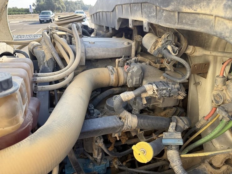 2013-freightliner-ma025-water-truck-image-8
