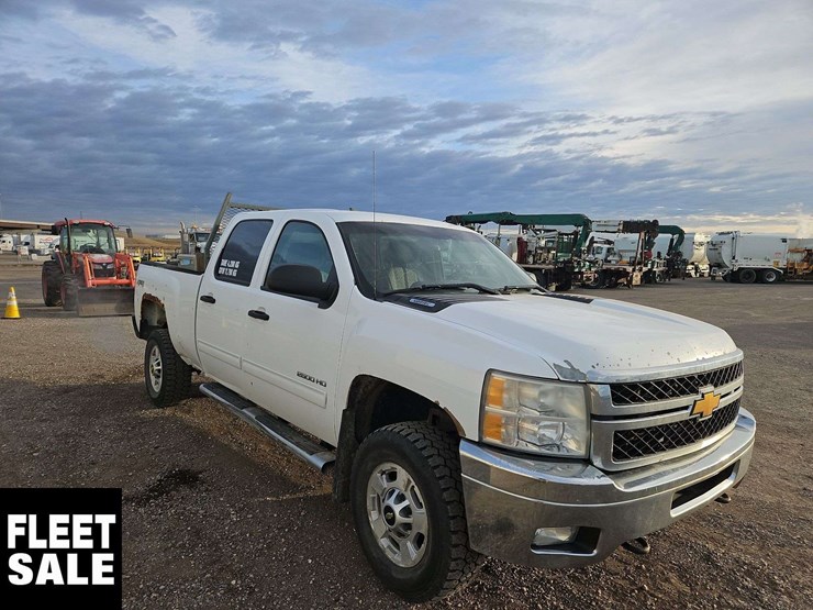 2014-chevrolet-silverado-2500hd-image-2
