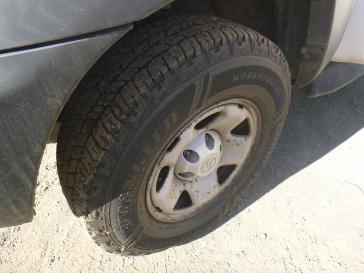 2013-toyota-tacoma-image-14