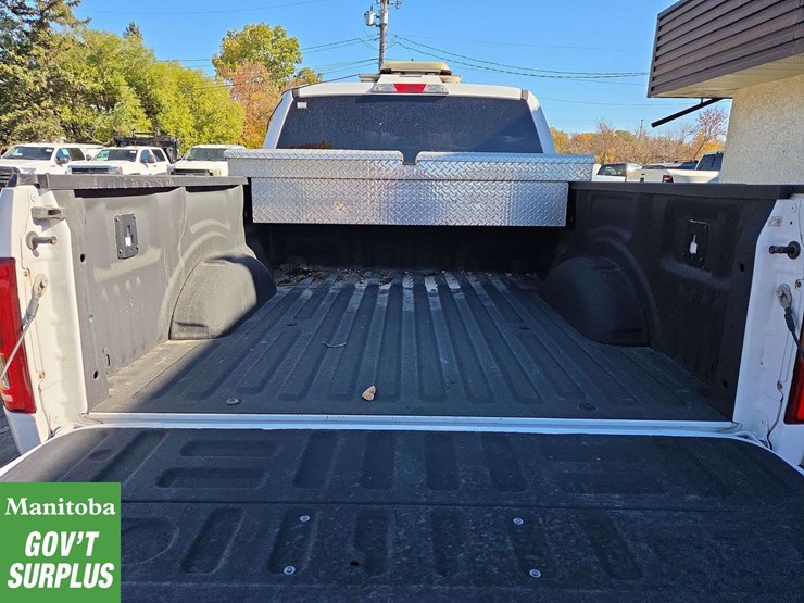 2017-ford-f150-image-24