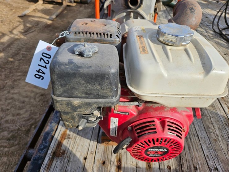 #2146-•-honda-3"-gas-powered-water-pump-image-2