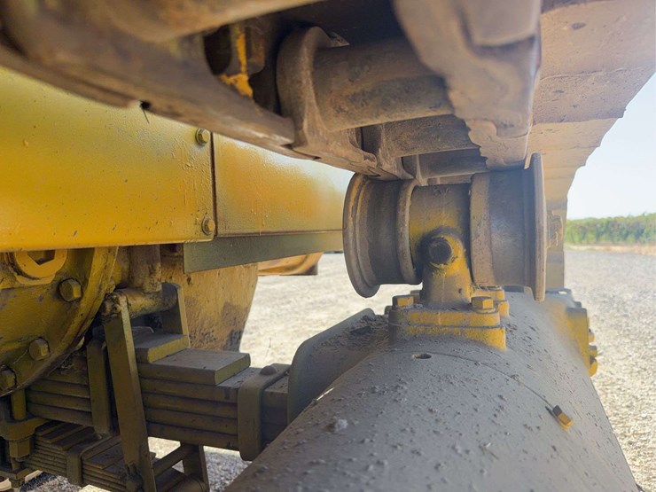 caterpillar-forty-image-19