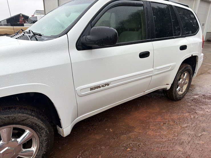 2005-gmc-envoy-image-11
