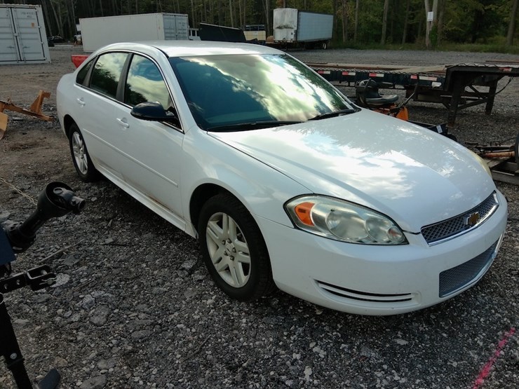 2011-chevy-impala-image-3