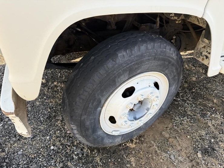 ford-f700-image-7