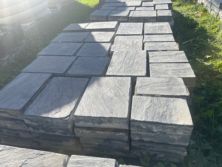 #3180-•-(4)-pallets-of-decorative-pavers-image-7