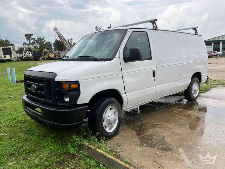 2008-ford-cargo-image-1