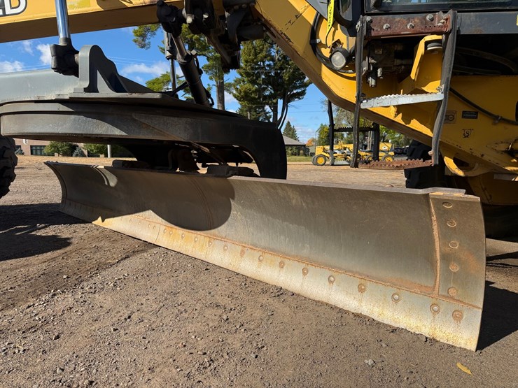 deere-672d-image-53
