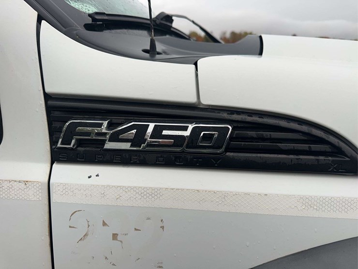 2011-ford-f450-image-13
