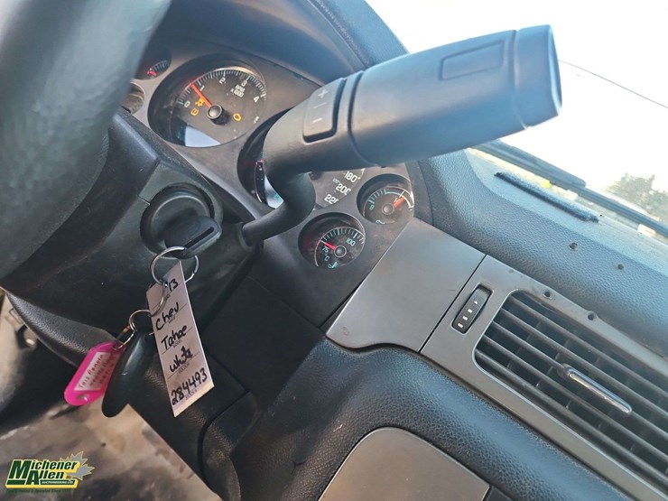 2013-chevrolet-tahoe-image-22
