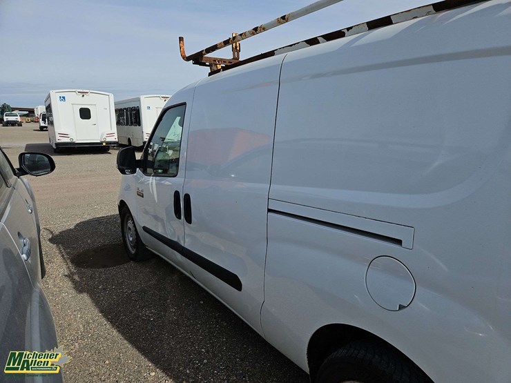 2015-ram-promaster-city-image-38