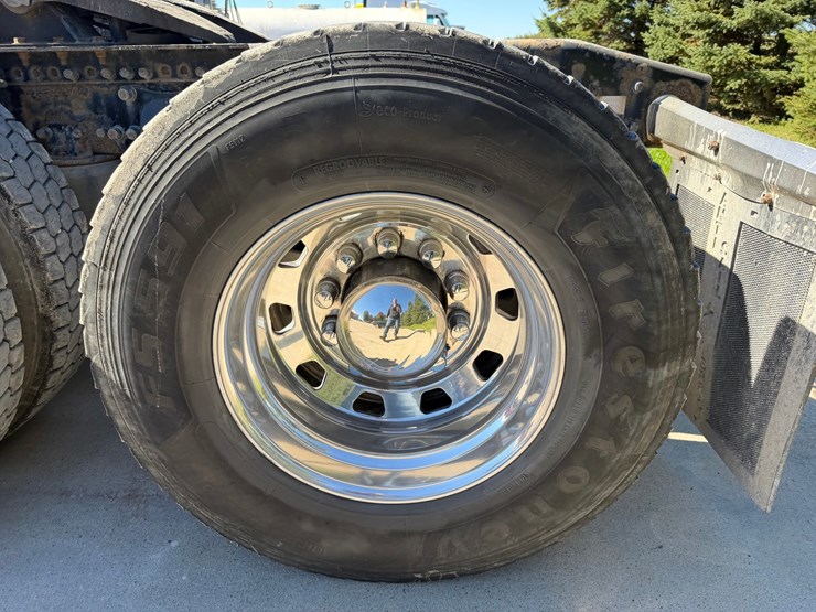 #1726-•-2019-western-star-day-cab-truck-tractor-image-69
