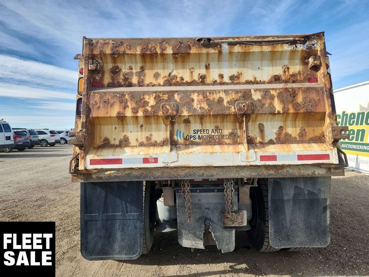 2018-freightliner-m2-106-image-25