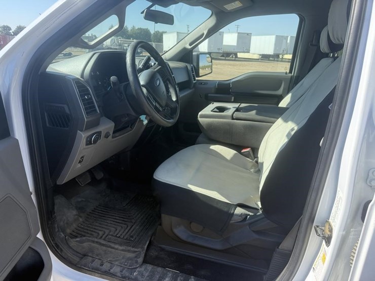 2020-ford-f150-image-34