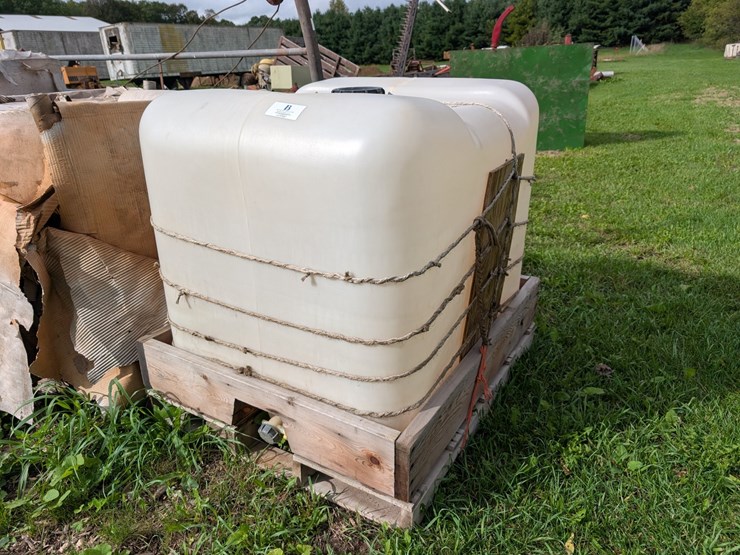 #4067-•-225-gallon-tote-image-1
