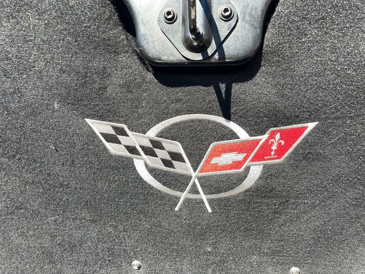 #1789-•-2001-chevy-corvette-(has-wi-title)-image-28