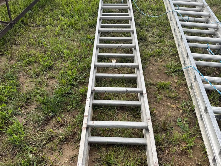 #4044-•-aluminum-extension-ladder-image-1