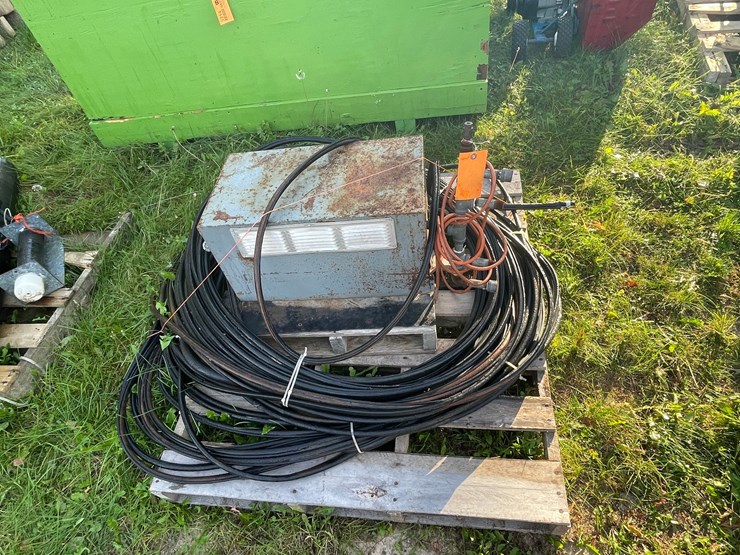 #3213-•-caged-electric-motor-with-pump-and-hose-image-2