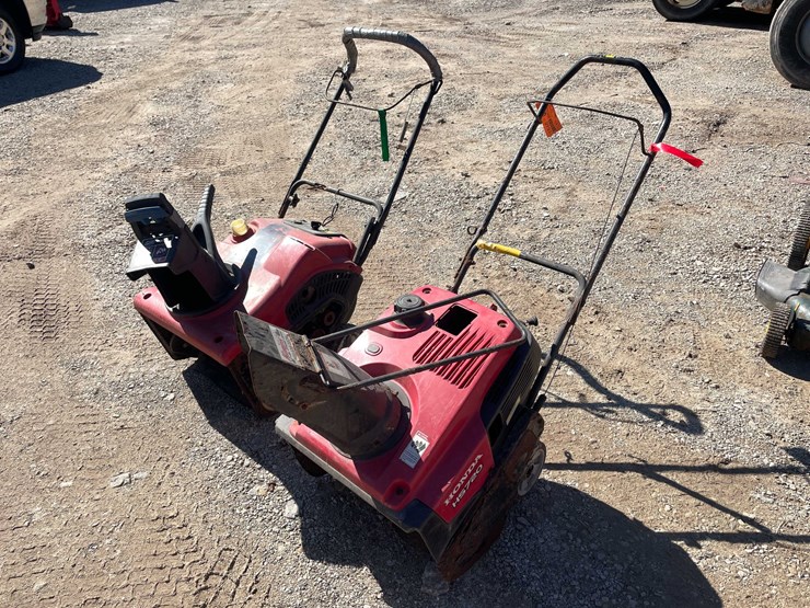 #1846-•-(2)-gas-powered-snow-blowers-for-parts-image-1