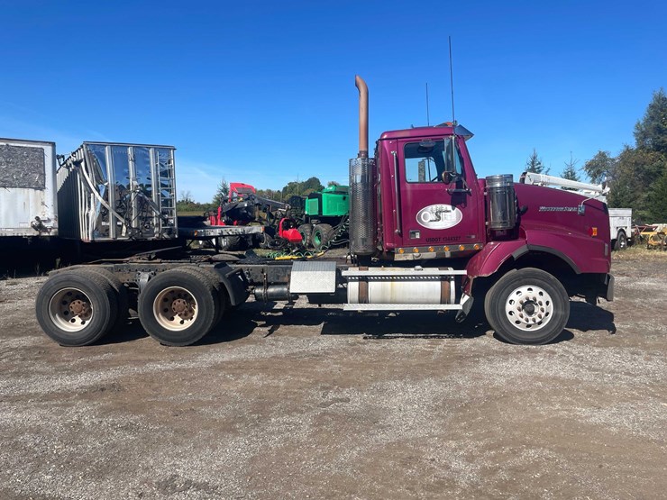 #117-•-2011-western-star-semi-tractor-(has-wi-title)-(forestville,-wi)-image-4