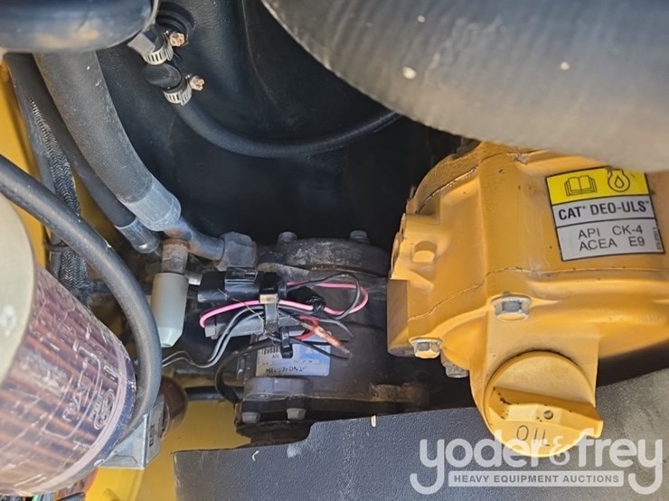 2018-caterpillar-299d2-image-39