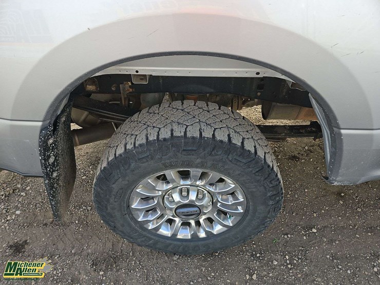 2022-ford-f250-image-11