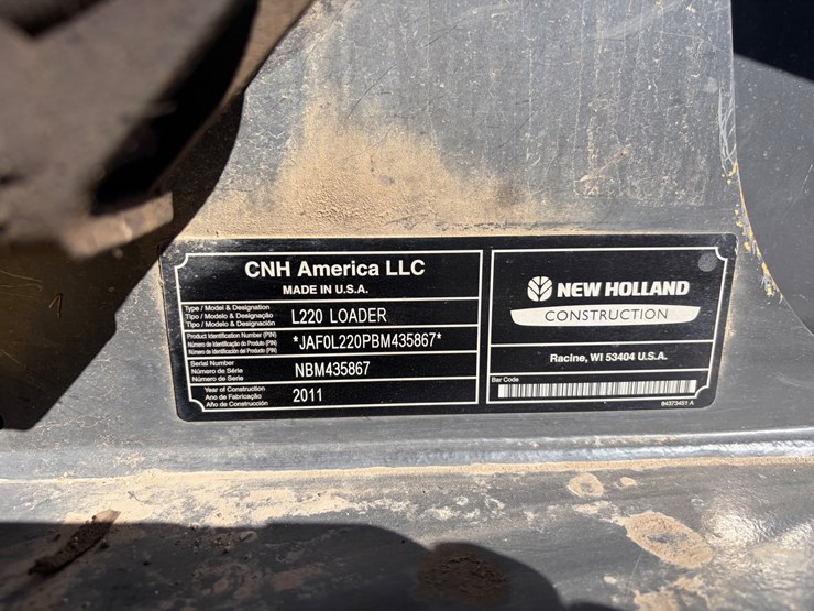2011-new-holland-l220-image-10