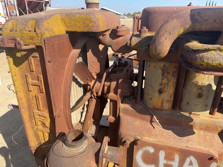 caterpillar-thirty-image-13