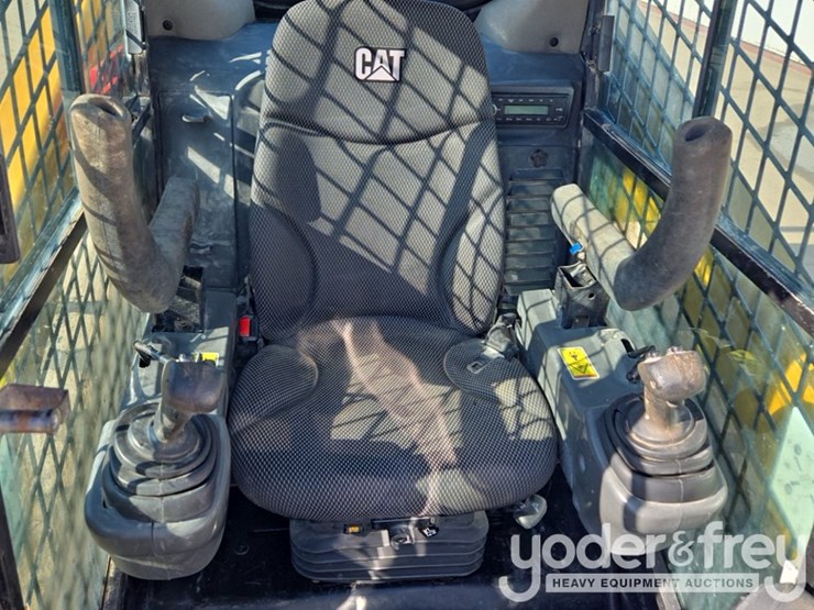 2018-caterpillar-299d2-image-52