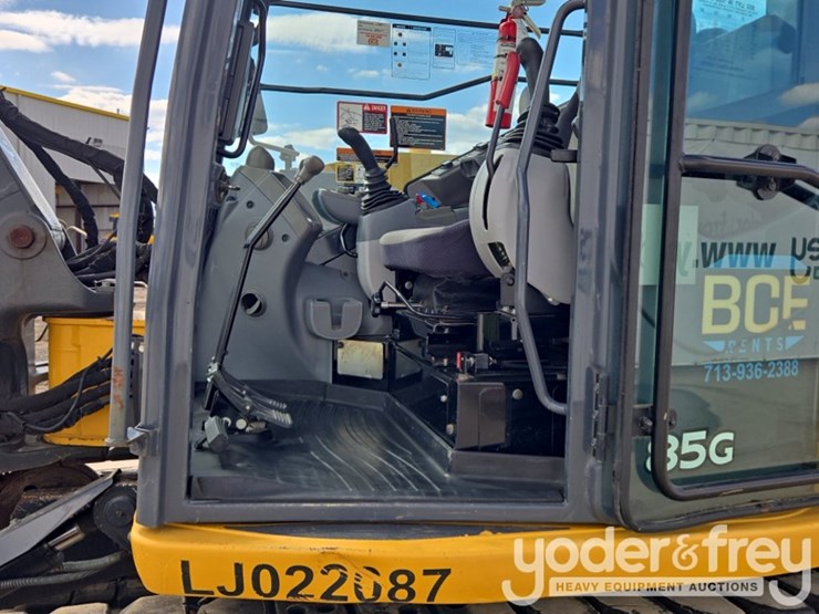 2020-deere-85g-image-61